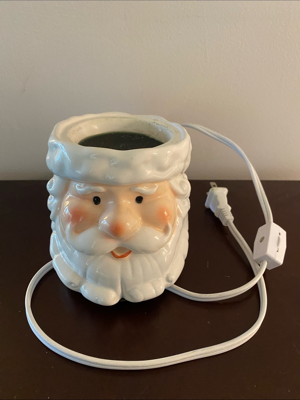 Yankee Candle White Ceramic Santa Head Warmer with Peach Cheeks